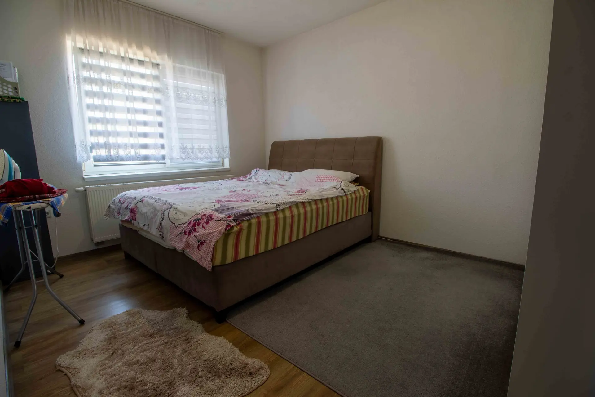 Rakovica - Kuća sa velikim dvorištem
