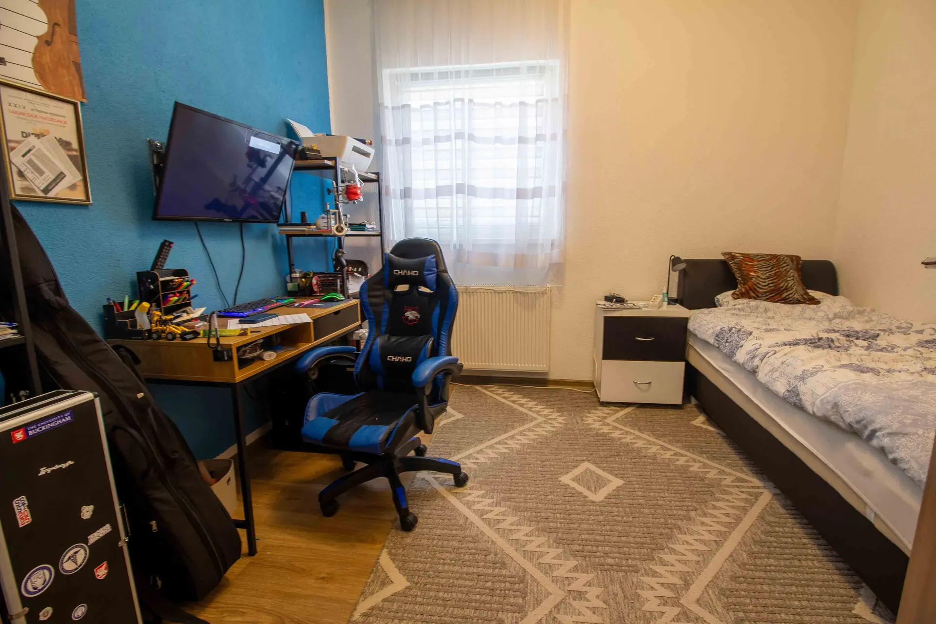 Rakovica - Kuća sa velikim dvorištem